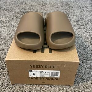 Yeezy Slide - Earth